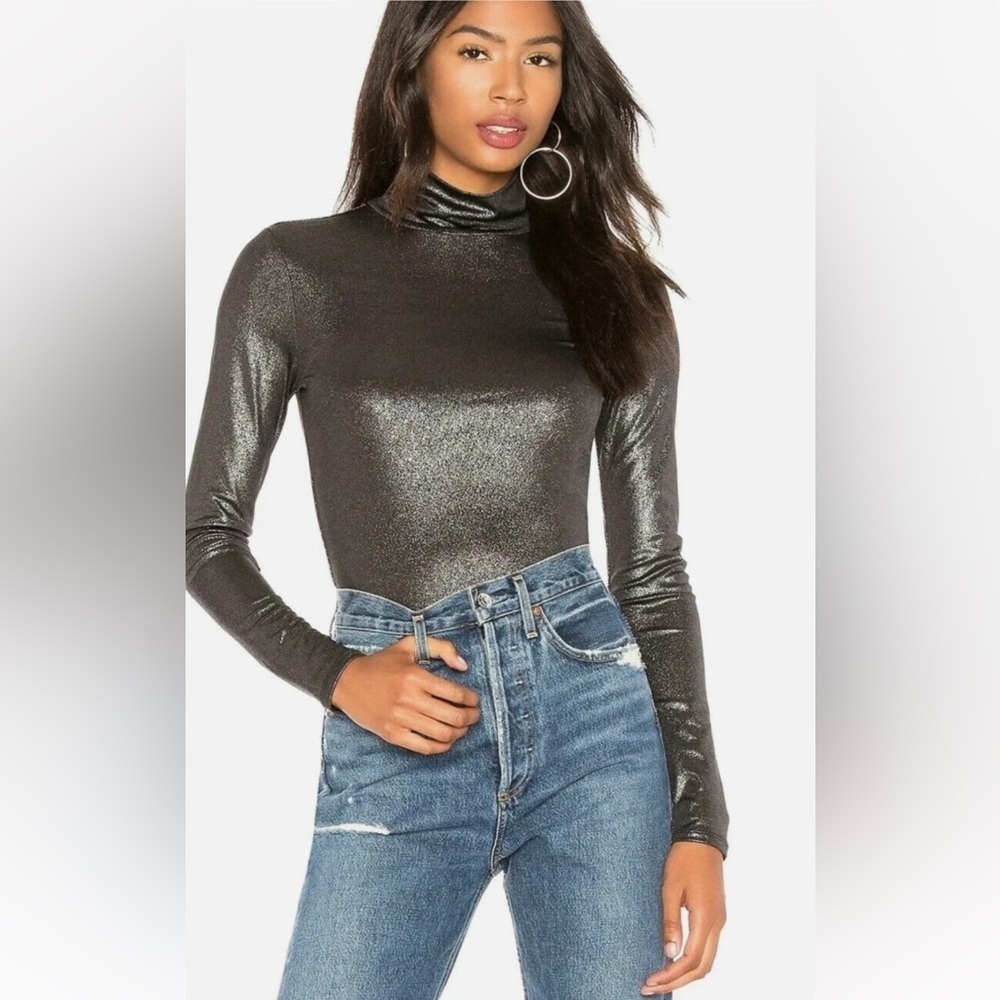 EUC BCBGMaxAzria Metallic Black Long Sleeve Top with Stretch So Good!